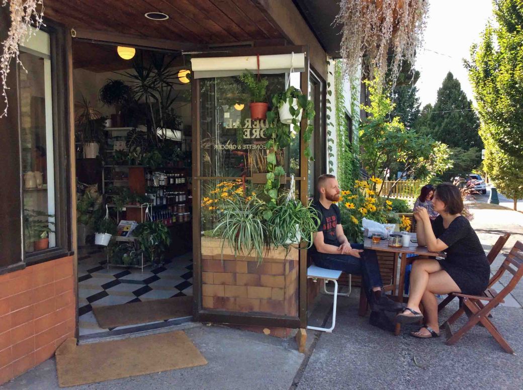 Federal Store entrance2