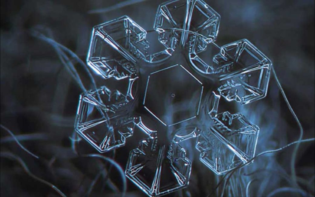 hexagonal-water-crystal