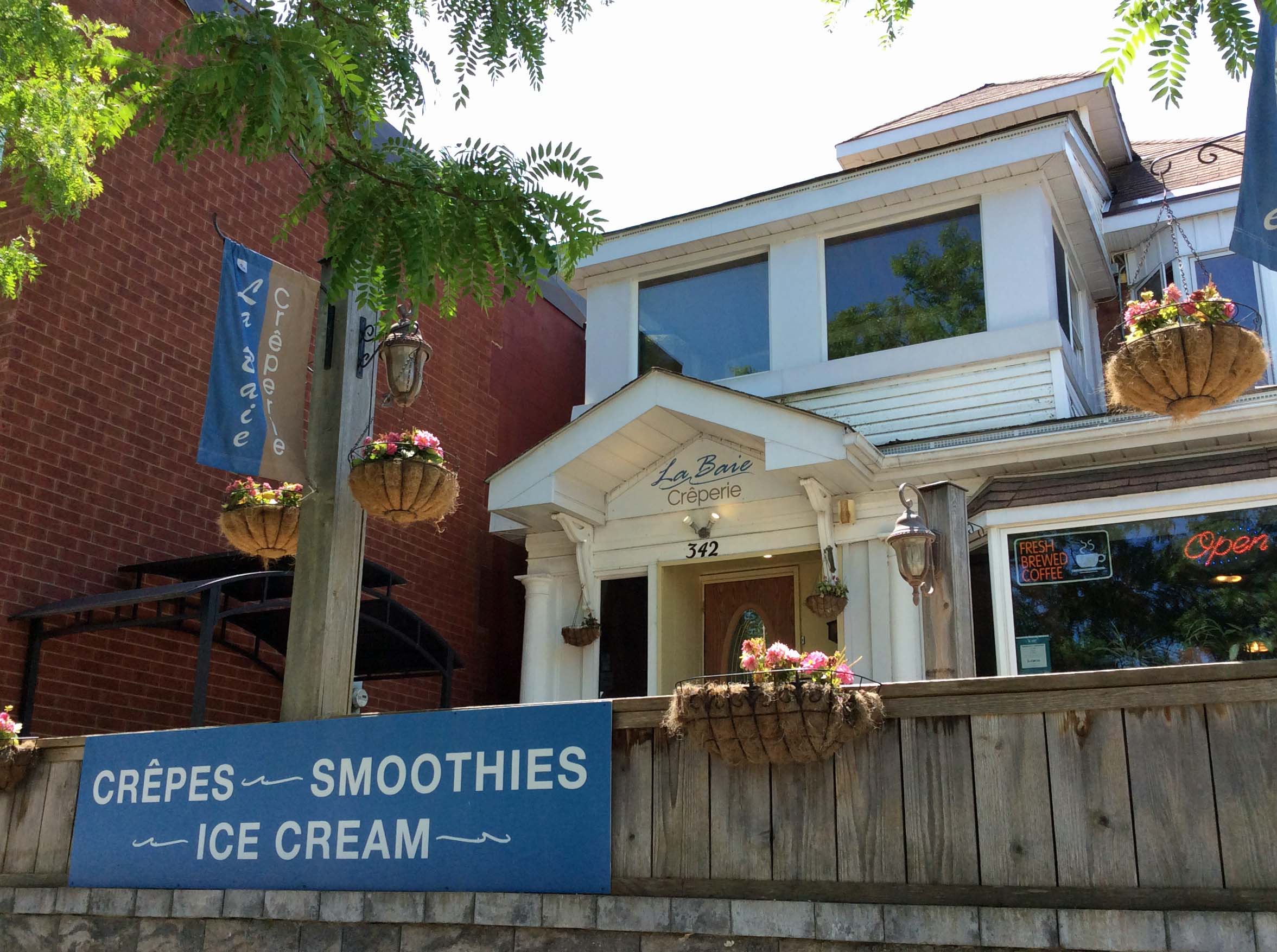 LaBaie Creperie-Midland